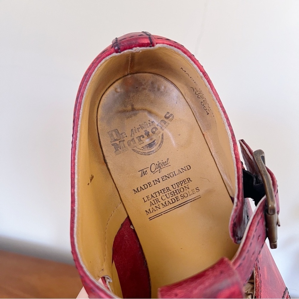 Dr Martens • vintage 8251 t-strap mary janes cutout sandals red leather England - Picture 4 of 10